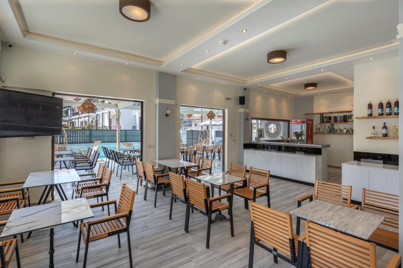 Adonis Hotel Pefkochori Exteriér fotografie