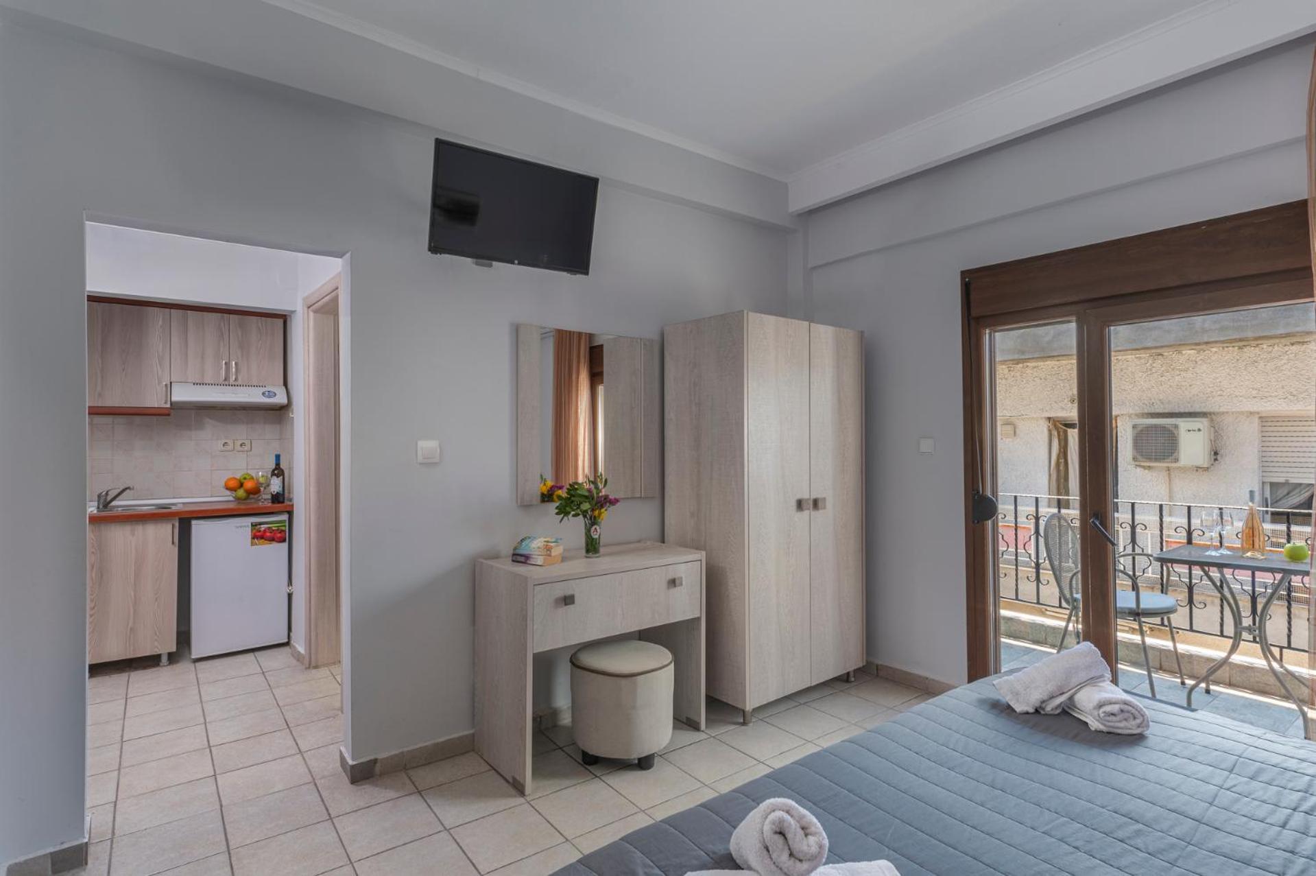 Adonis Hotel Pefkochori Pokoj fotografie
