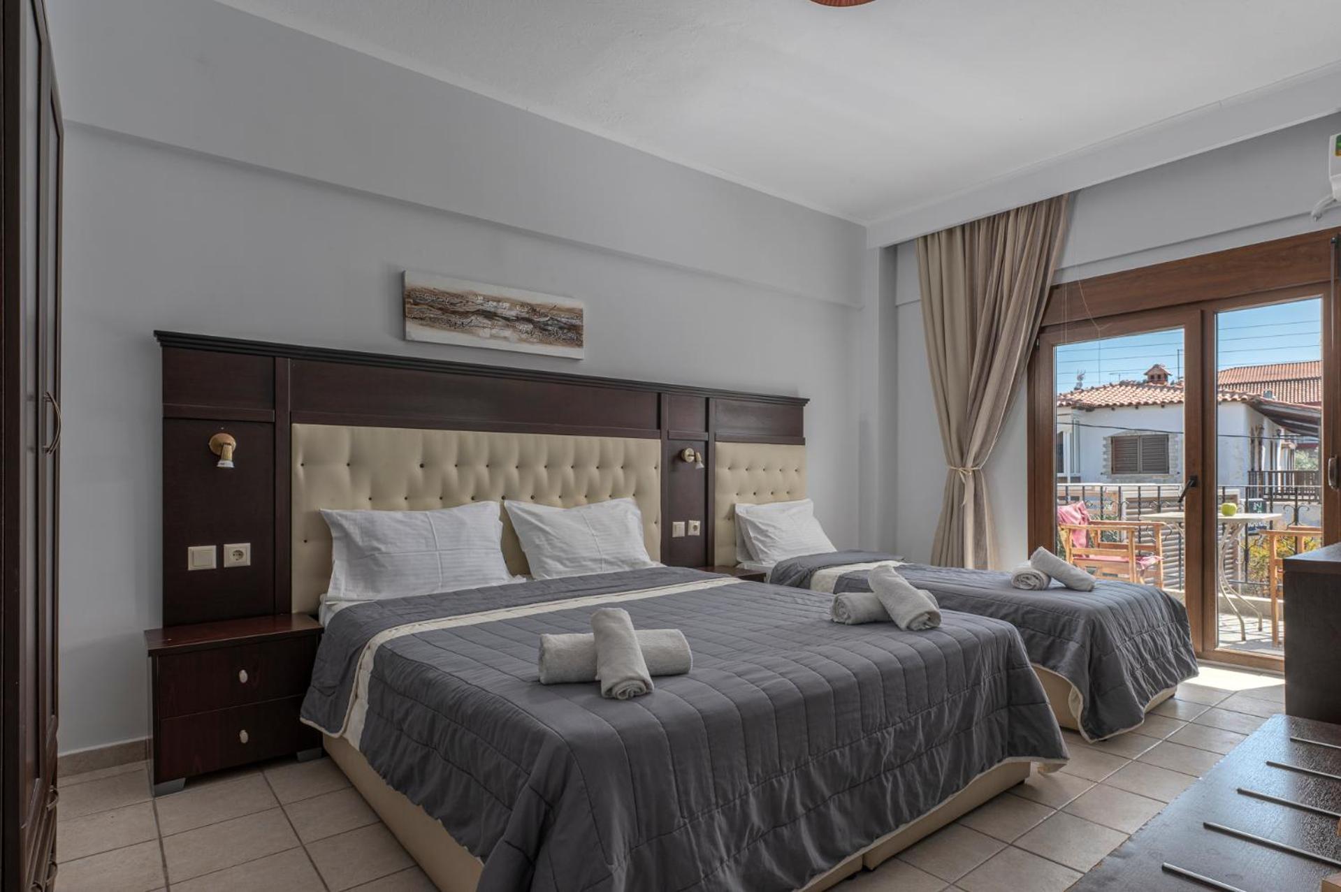 Adonis Hotel Pefkochori Pokoj fotografie